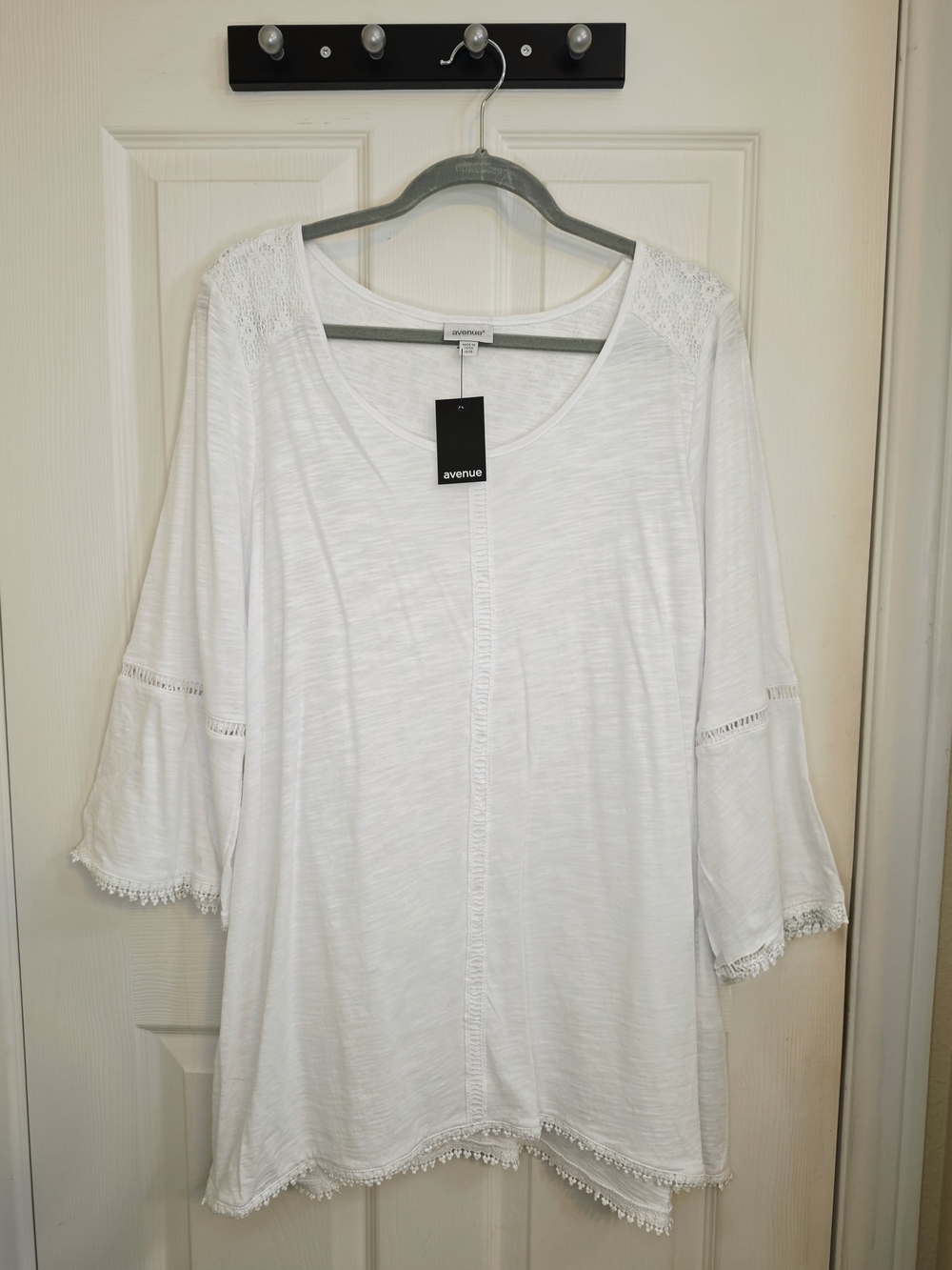 NWT Avenue White 100% Cotton Lace Trim 3/4 Bell Sleeve Blouse Top Size 14/16